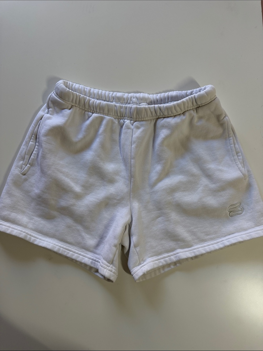 Aritzia White Elastic-Waist Athletic Shorts